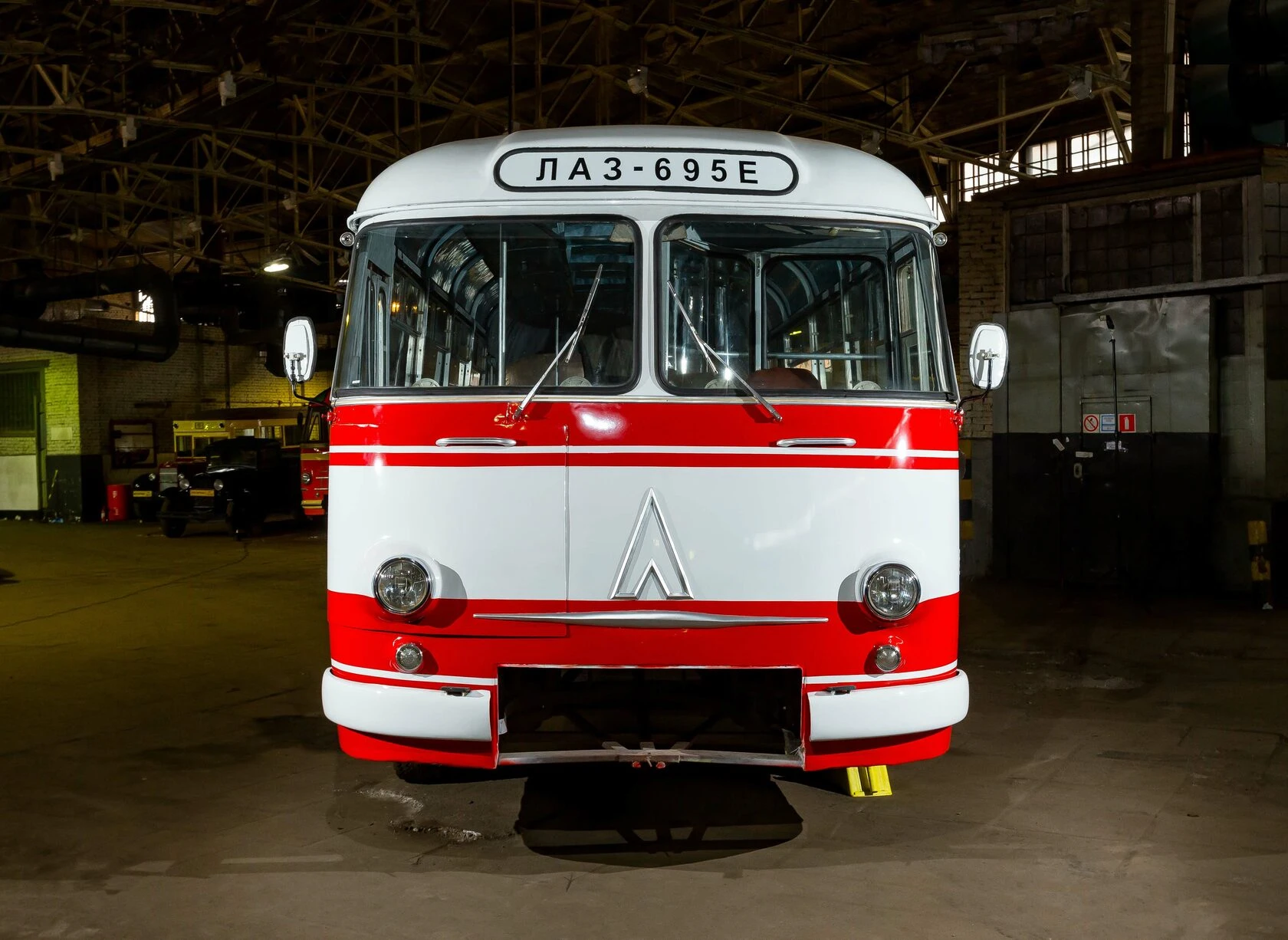ЛАЗ-695Е