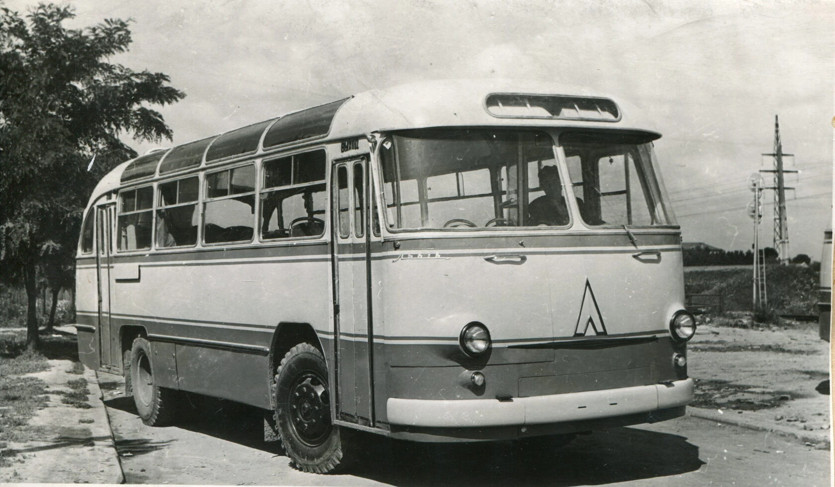 ЛАЗ-695Е
