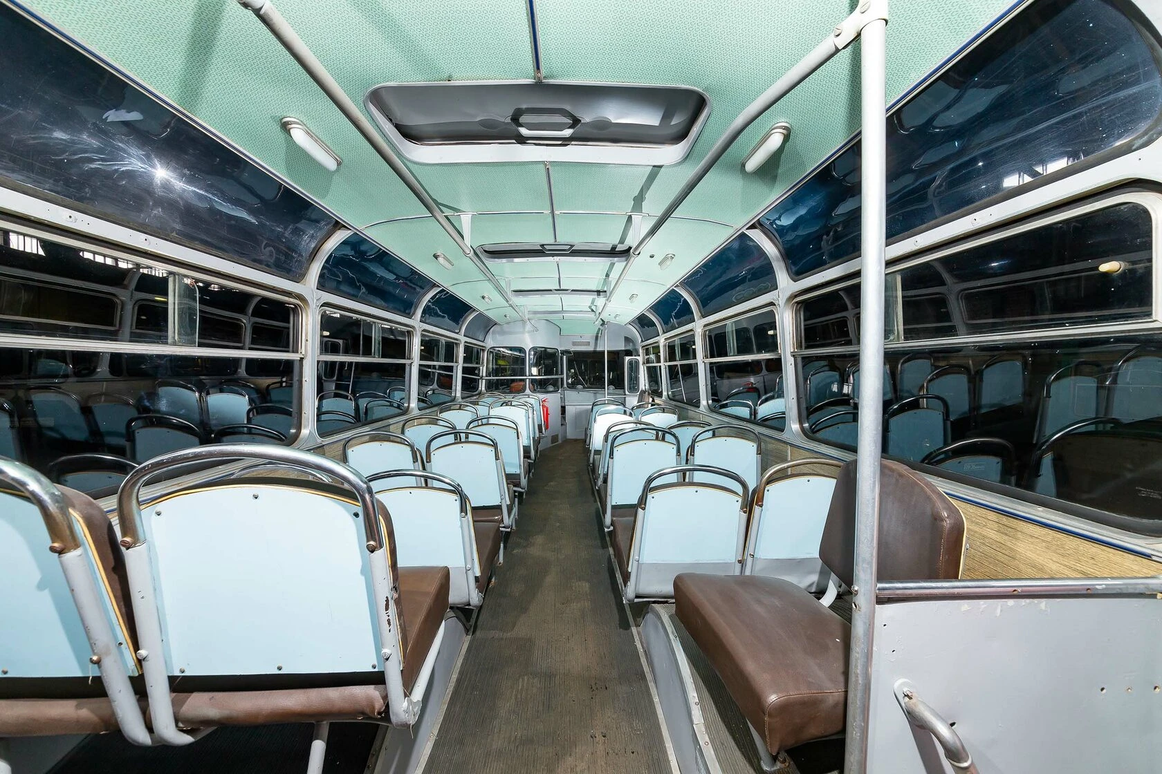 ЛАЗ-695Е
