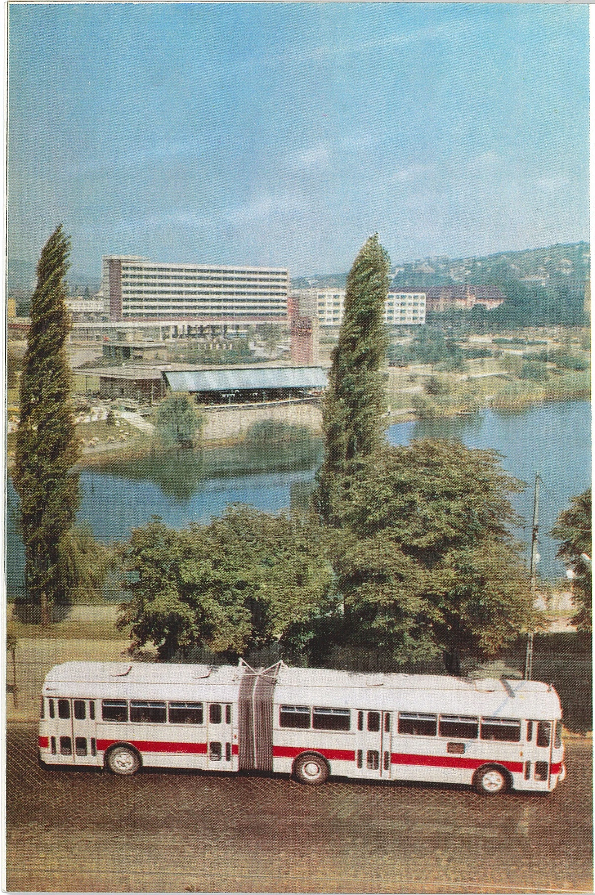 Ikarus 180
