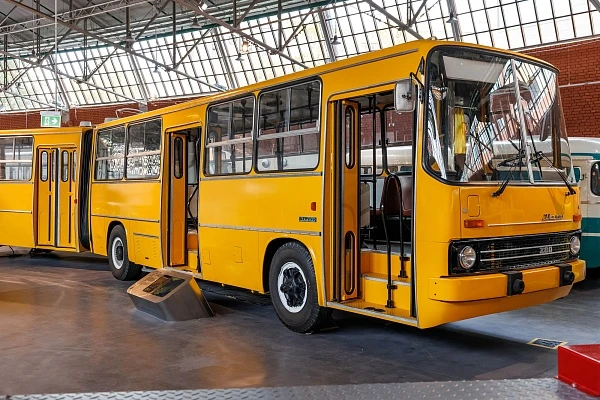 Ikarus 280